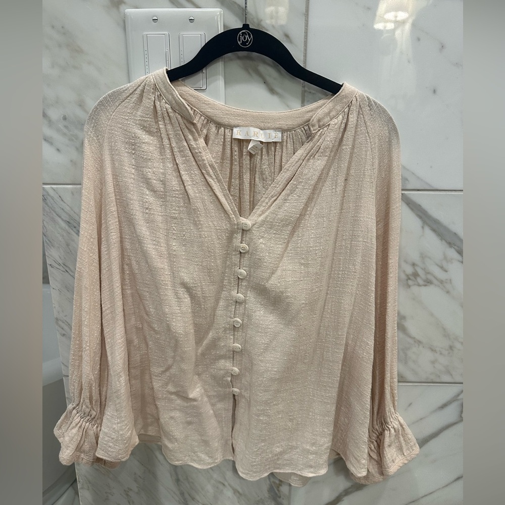 Karlie blouse size small